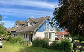 Ferienhaus am Wasser im Grünen